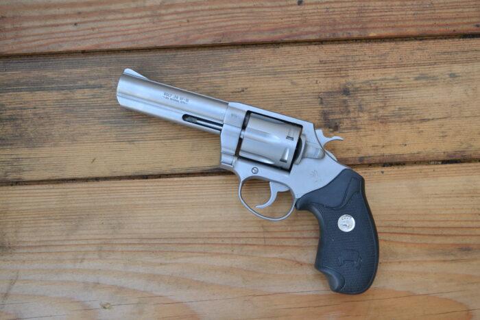 Revolver Colt SF-V1 Cal. 38spl - immagine 2