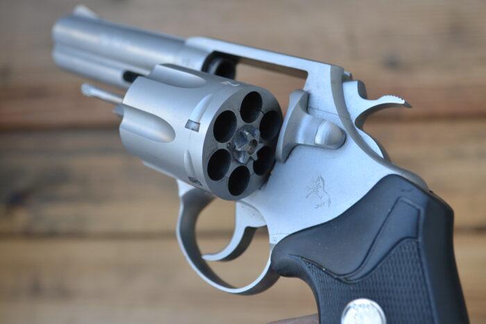 Revolver Colt SF-V1 Cal. 38spl - immagine 3