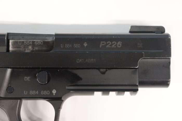 Pistola SIG SAUER mod. P226 cal. 9x21 - immagine 2